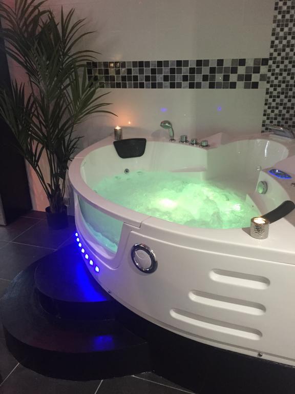 Le Love Spa リヨン 部屋 写真