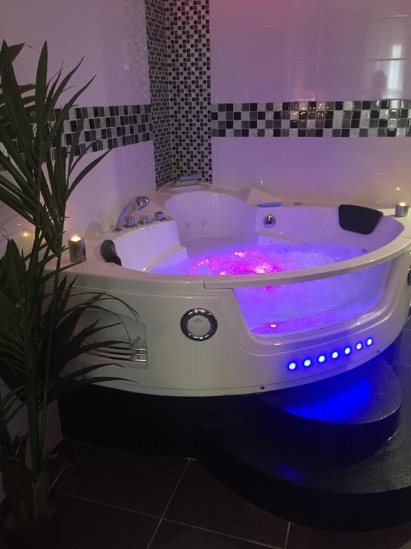 Le Love Spa リヨン エクステリア 写真
